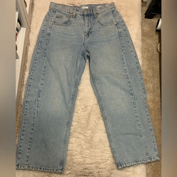 Forever 21 Barrel Light Blue Jean - Picture 1 of 3